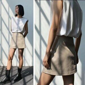 BABATON Aritzia High Rise Vegan Croc Leather Modern Mini Skirt Sz 2 Sierra Beige